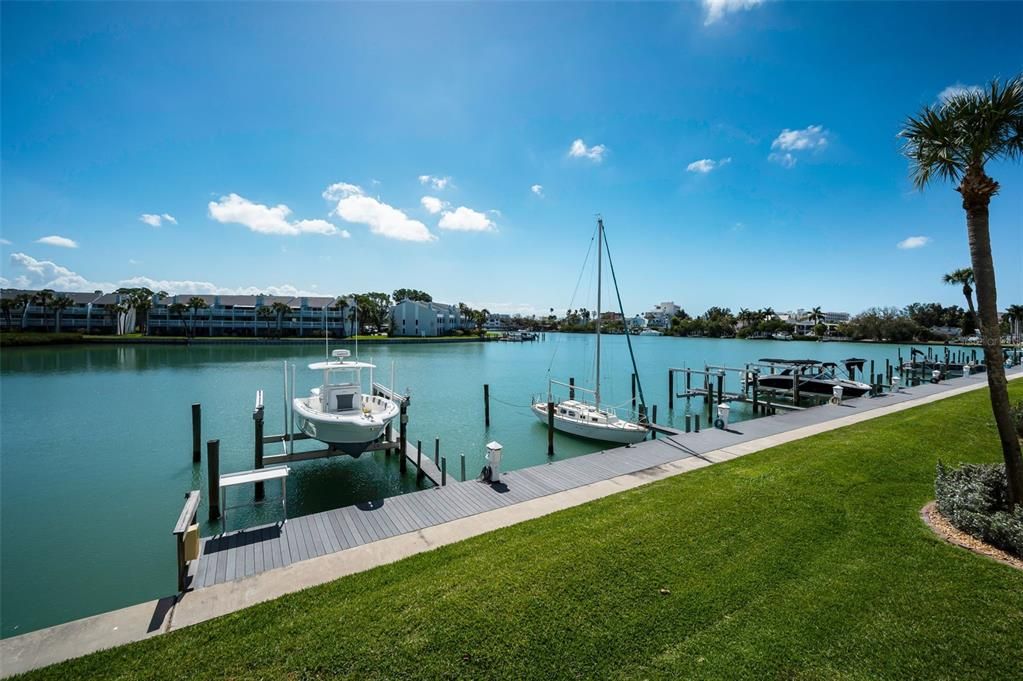 For Sale: $725,000 (3 beds, 2 baths, 1855 Square Feet)
