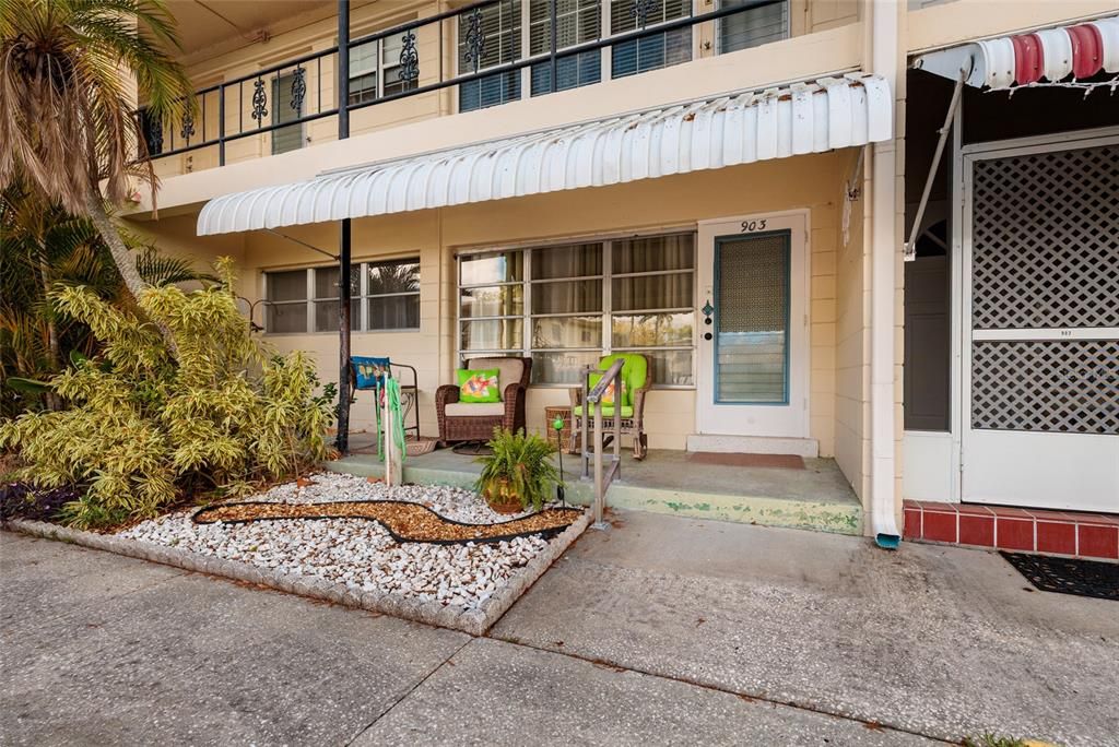 For Sale: $135,000 (2 beds, 1 baths, 875 Square Feet)