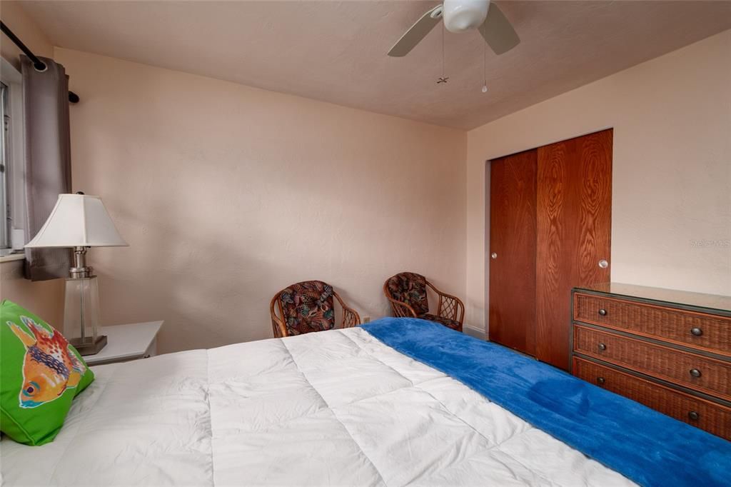 For Sale: $135,000 (2 beds, 1 baths, 875 Square Feet)