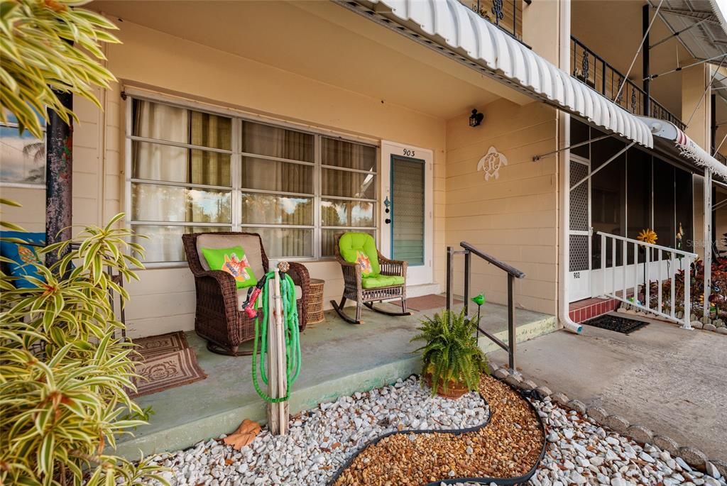 For Sale: $135,000 (2 beds, 1 baths, 875 Square Feet)