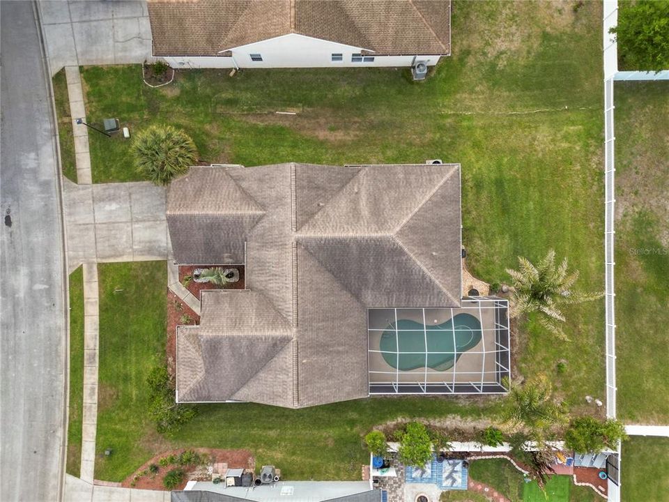 Activo con contrato: $399,900 (4 camas, 3 baños, 2279 Pies cuadrados)