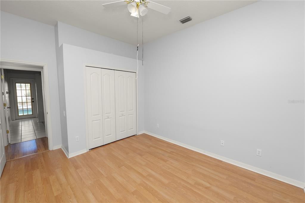Activo con contrato: $399,900 (4 camas, 3 baños, 2279 Pies cuadrados)