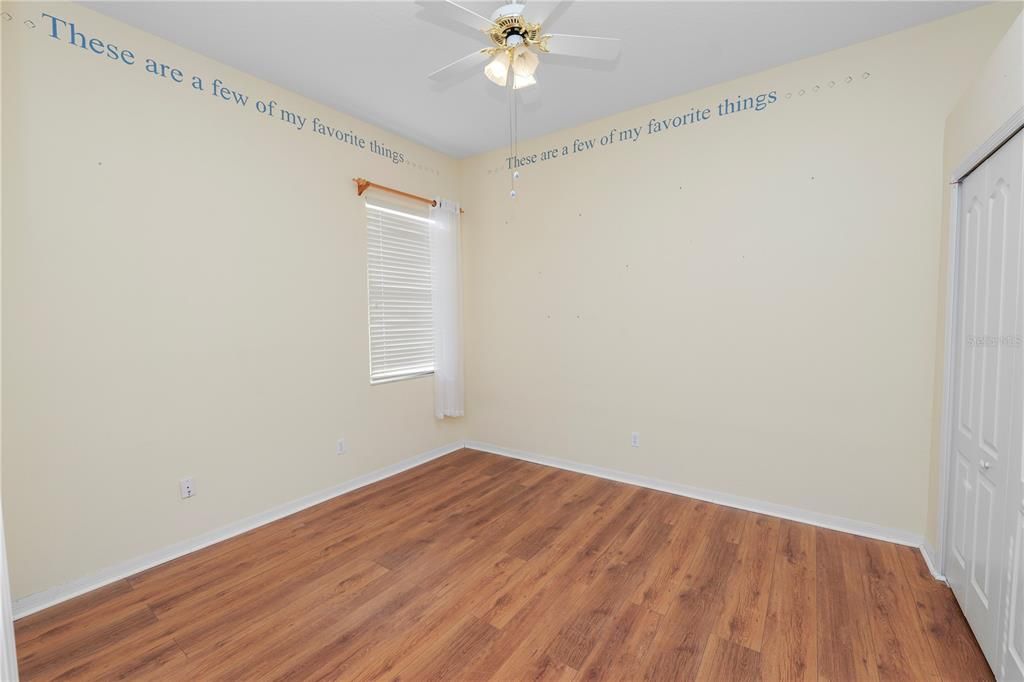 Activo con contrato: $399,900 (4 camas, 3 baños, 2279 Pies cuadrados)