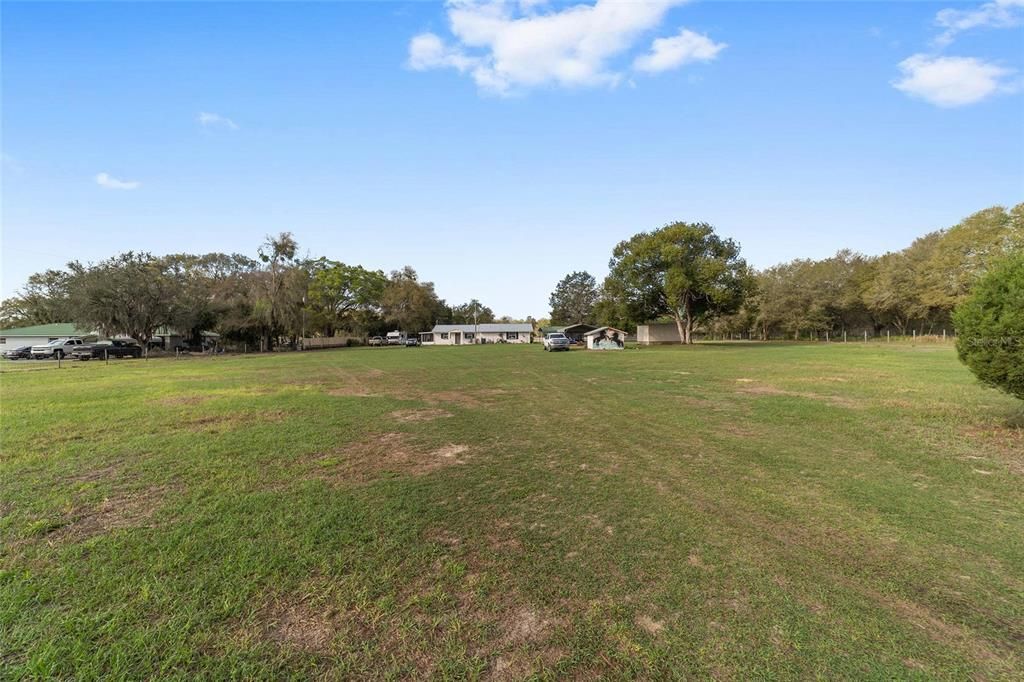 Activo con contrato: $349,000 (3 camas, 2 baños, 1684 Pies cuadrados)