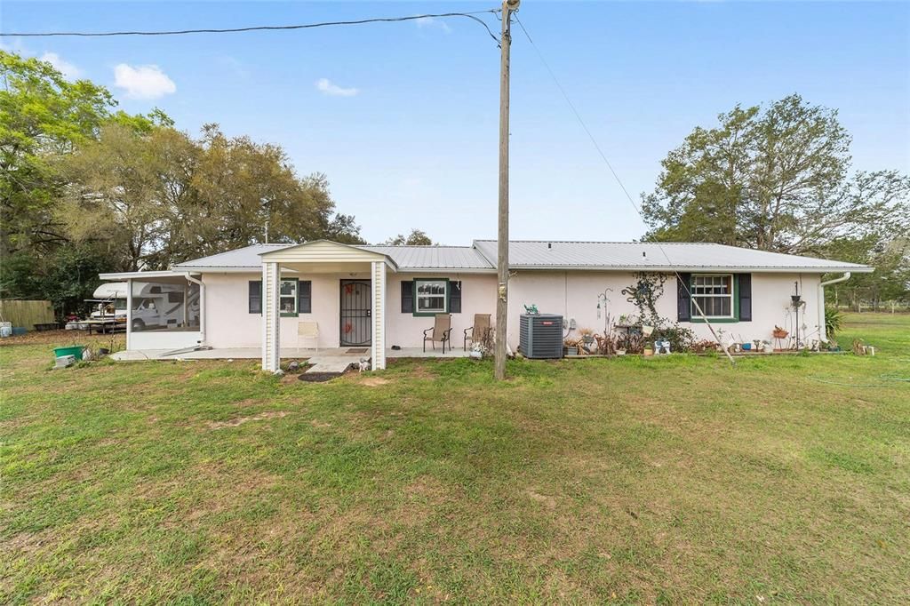 Activo con contrato: $349,000 (3 camas, 2 baños, 1684 Pies cuadrados)