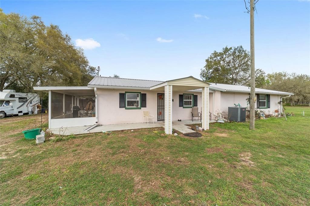 Activo con contrato: $349,000 (3 camas, 2 baños, 1684 Pies cuadrados)