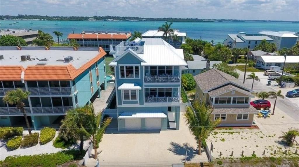 For Sale: $4,450,000 (6 beds, 6 baths, 3018 Square Feet)