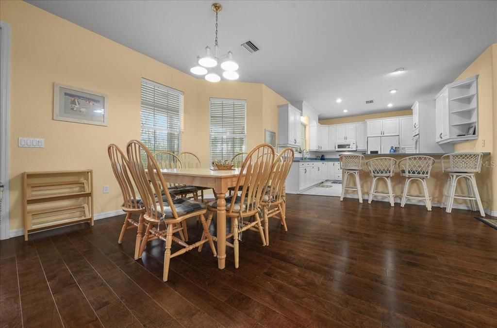 En Venta: $799,000 (3 camas, 2 baños, 2345 Pies cuadrados)