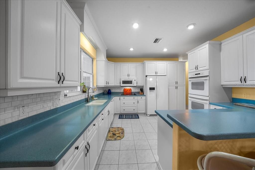 En Venta: $799,000 (3 camas, 2 baños, 2345 Pies cuadrados)