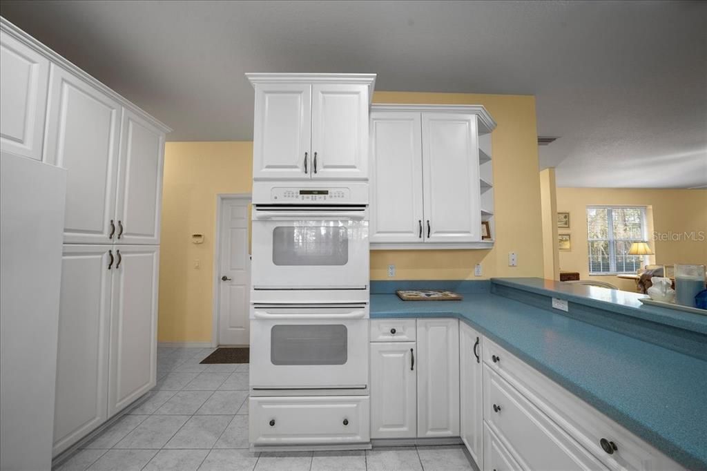 En Venta: $799,000 (3 camas, 2 baños, 2345 Pies cuadrados)