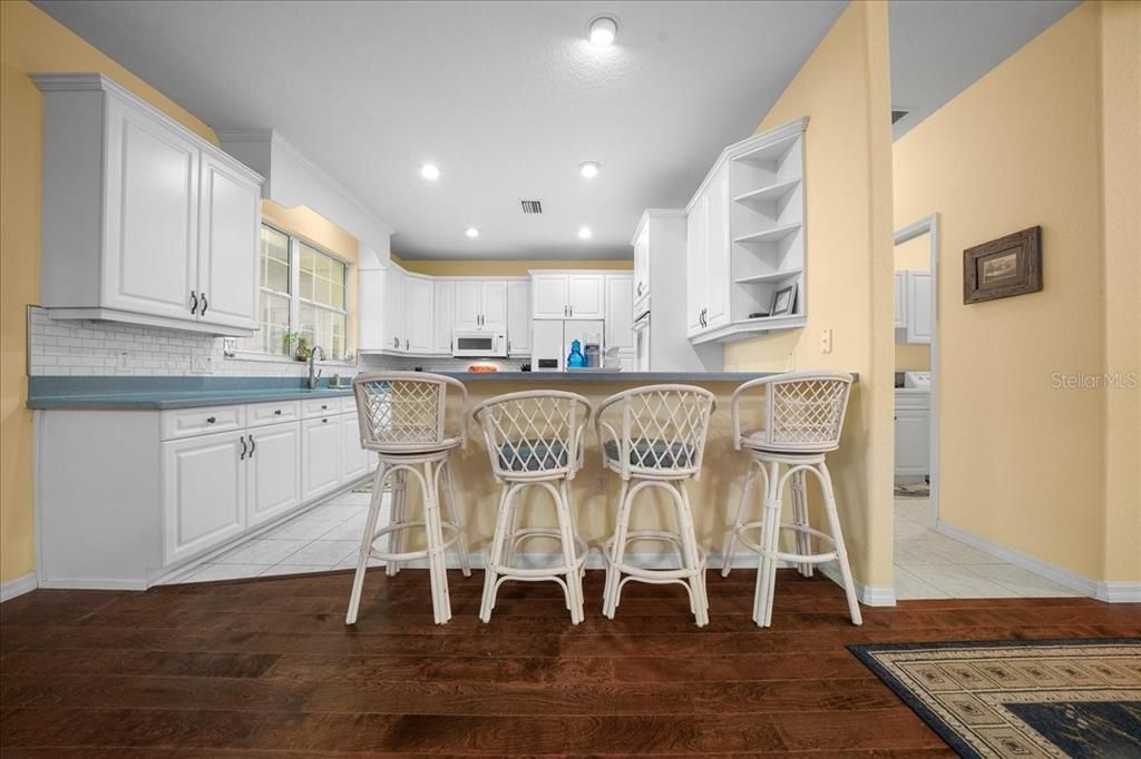 En Venta: $799,000 (3 camas, 2 baños, 2345 Pies cuadrados)