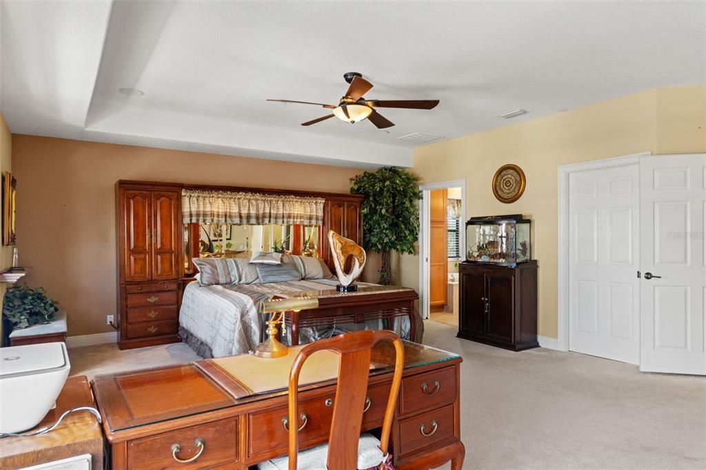 For Sale: $699,000 (3 beds, 2 baths, 2406 Square Feet)