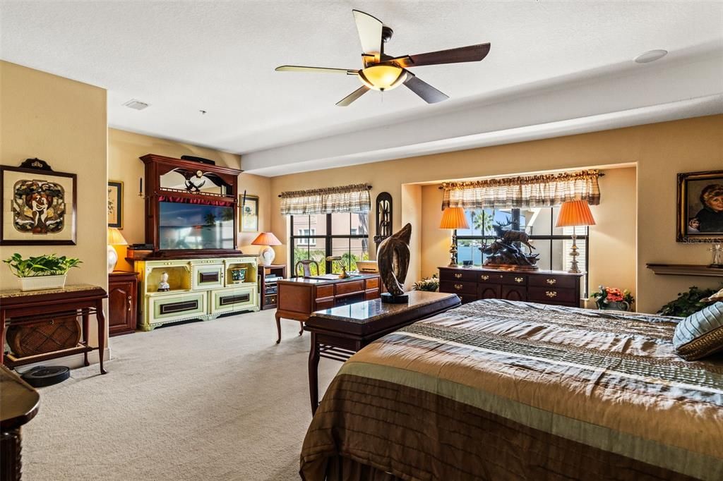 For Sale: $699,000 (3 beds, 2 baths, 2406 Square Feet)