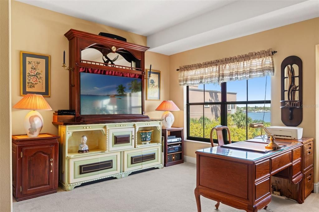 For Sale: $699,000 (3 beds, 2 baths, 2406 Square Feet)