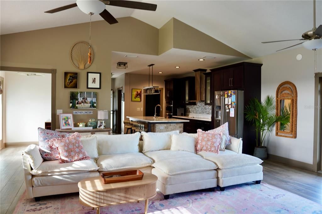 待售: $1,895,000 (3 贝兹, 2 浴室, 2957 平方英尺)