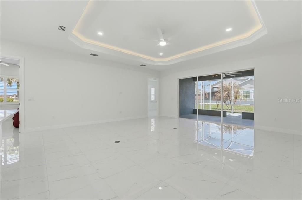 На продажу: $749,000 (3 спален, 2 ванн, 1688 Квадратных фут)