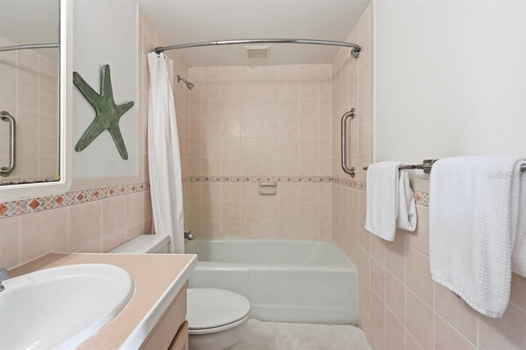 На продажу: $395,000 (3 спален, 3 ванн, 1390 Квадратных фут)