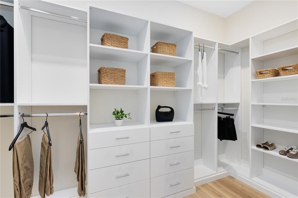 Active With Contract: $320,000 (2 beds, 2 baths, 1322 Square Feet)