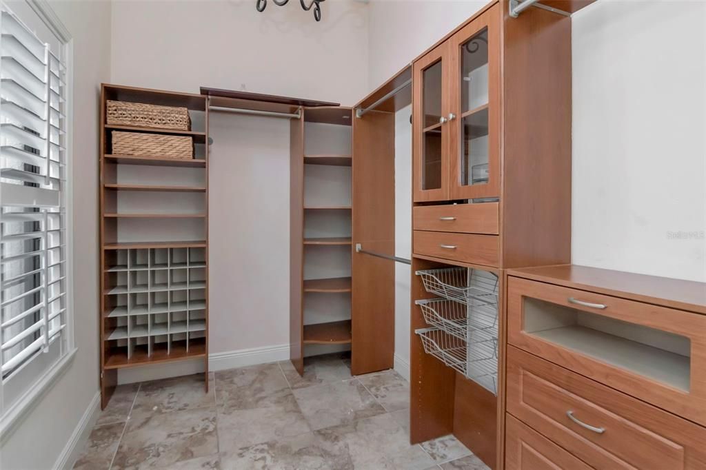 Activo con contrato: $799,000 (5 camas, 4 baños, 3144 Pies cuadrados)