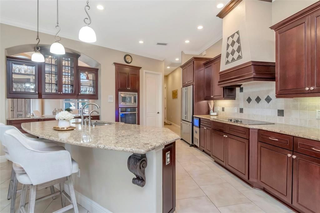 Activo con contrato: $799,000 (5 camas, 4 baños, 3144 Pies cuadrados)