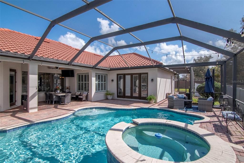Activo con contrato: $799,000 (5 camas, 4 baños, 3144 Pies cuadrados)