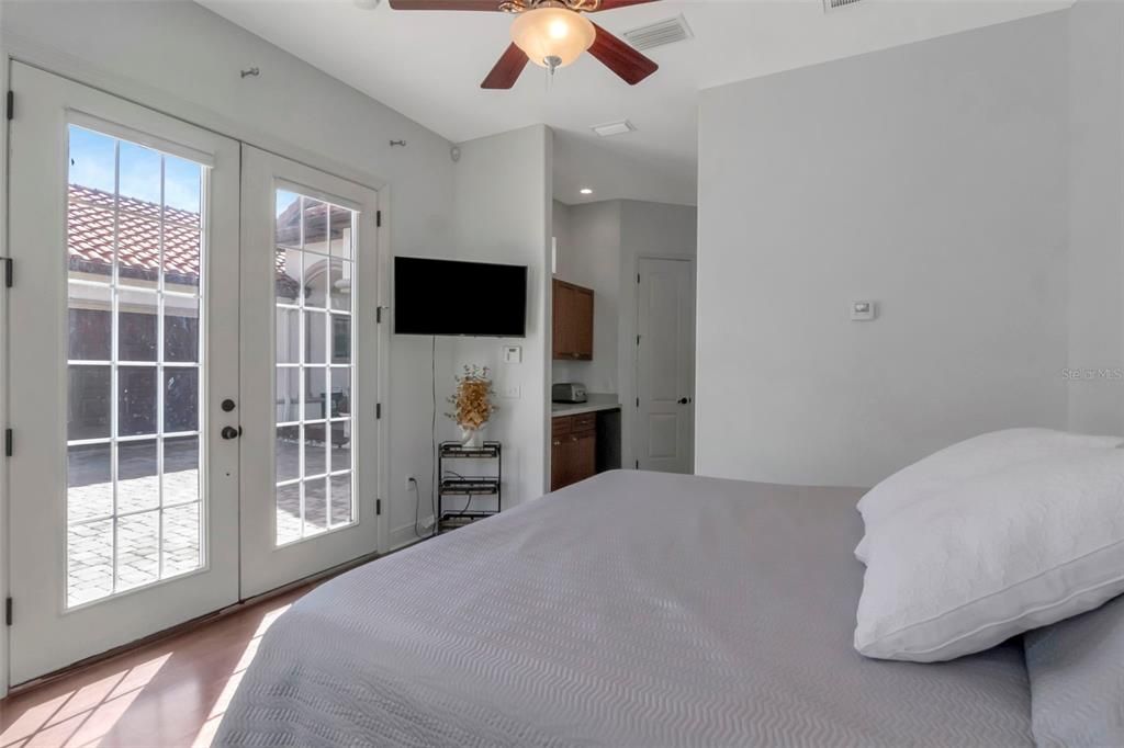 Activo con contrato: $799,000 (5 camas, 4 baños, 3144 Pies cuadrados)