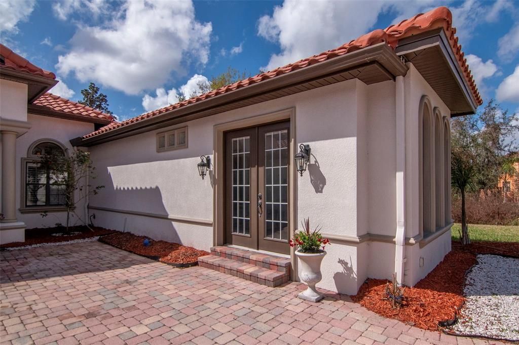 Activo con contrato: $799,000 (5 camas, 4 baños, 3144 Pies cuadrados)