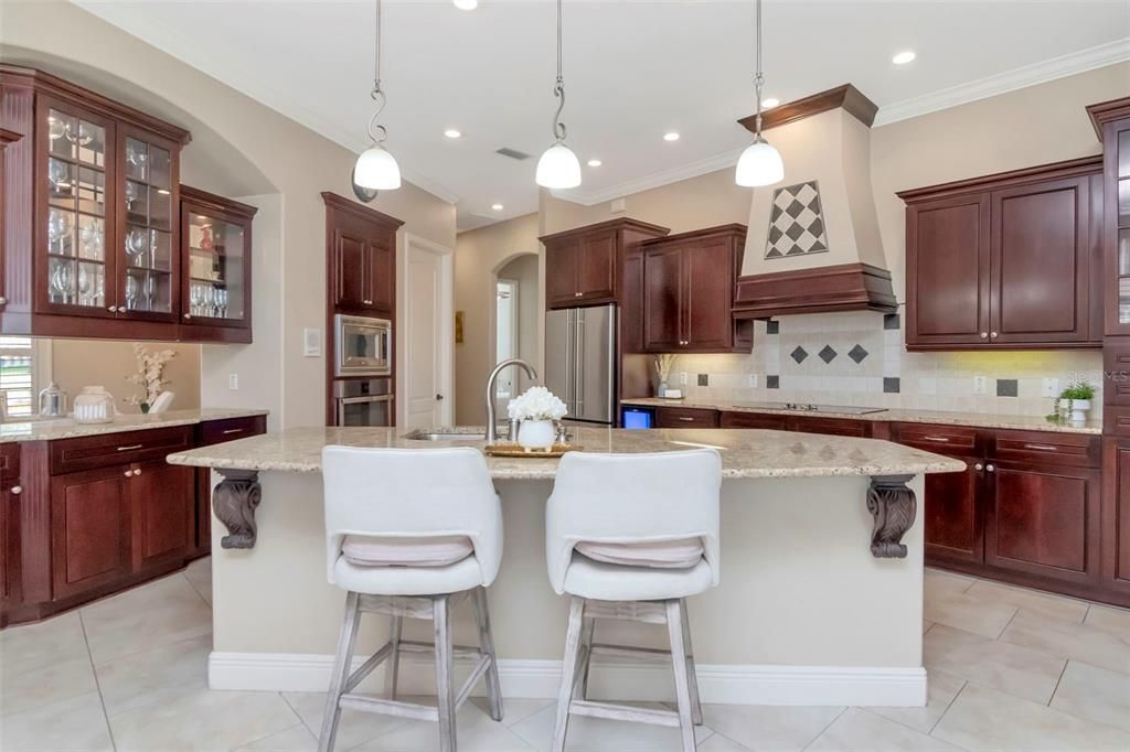 Activo con contrato: $799,000 (5 camas, 4 baños, 3144 Pies cuadrados)