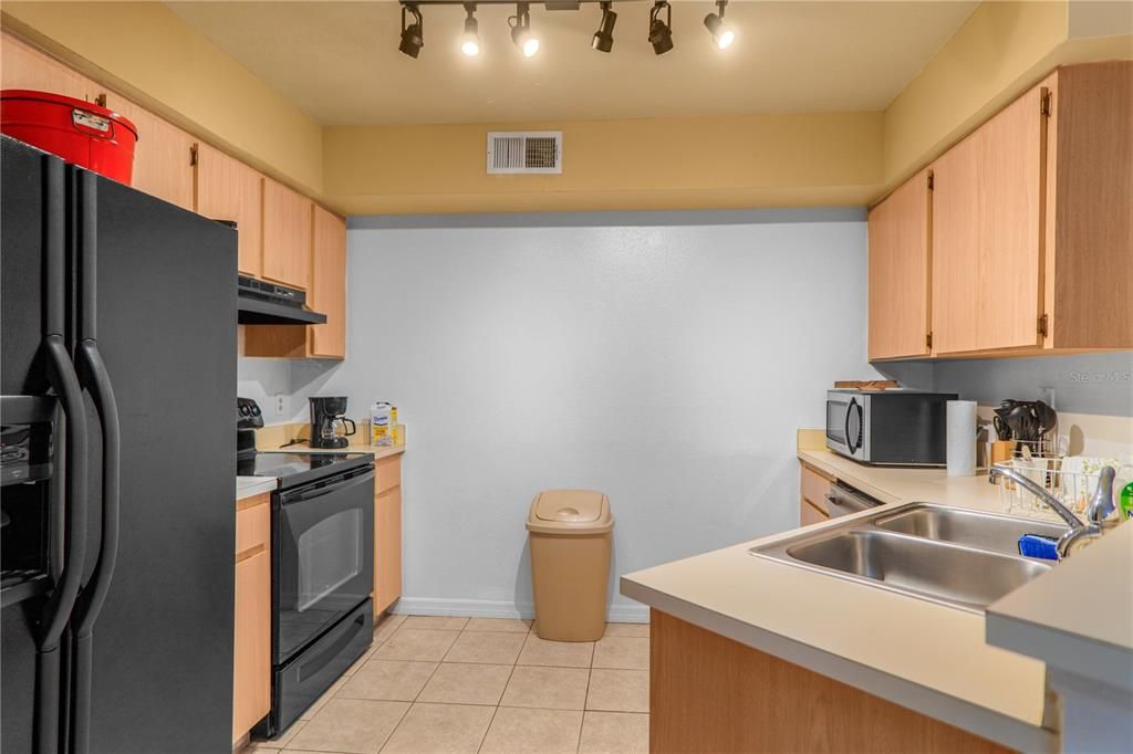 Activo con contrato: $185,000 (2 camas, 2 baños, 1080 Pies cuadrados)