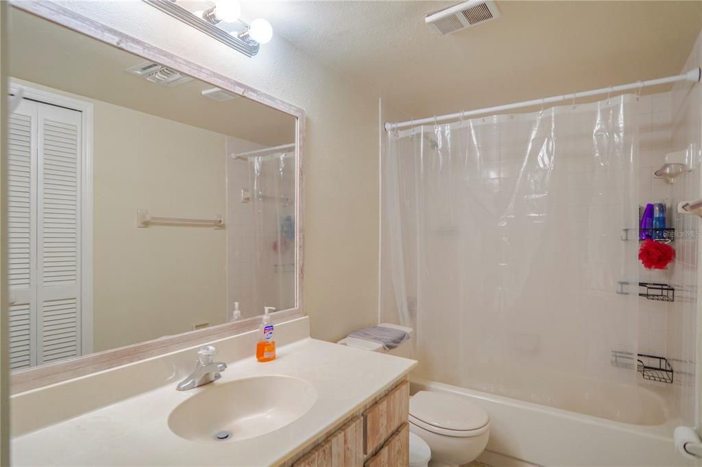 Activo con contrato: $185,000 (2 camas, 2 baños, 1080 Pies cuadrados)