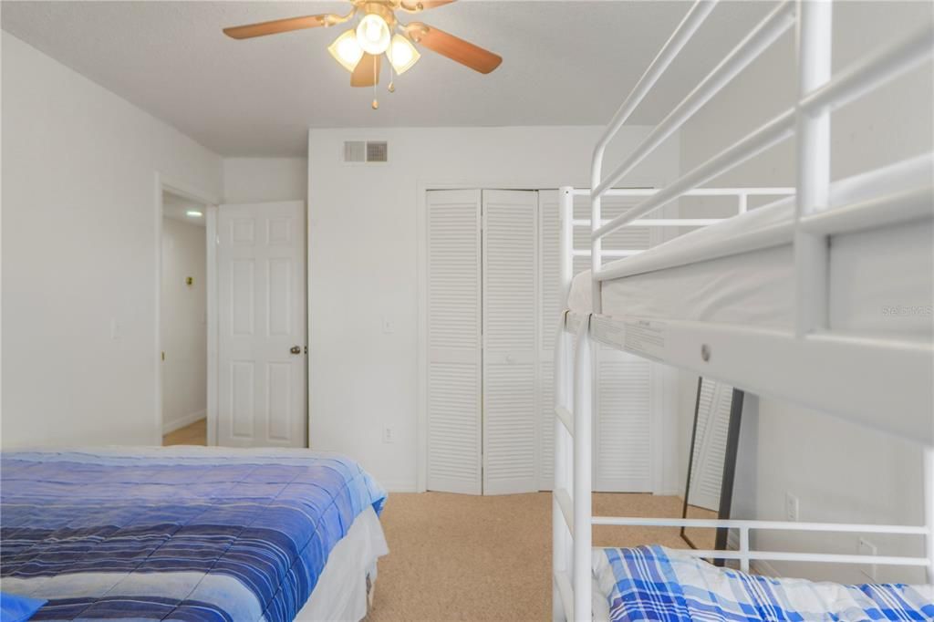 Activo con contrato: $185,000 (2 camas, 2 baños, 1080 Pies cuadrados)