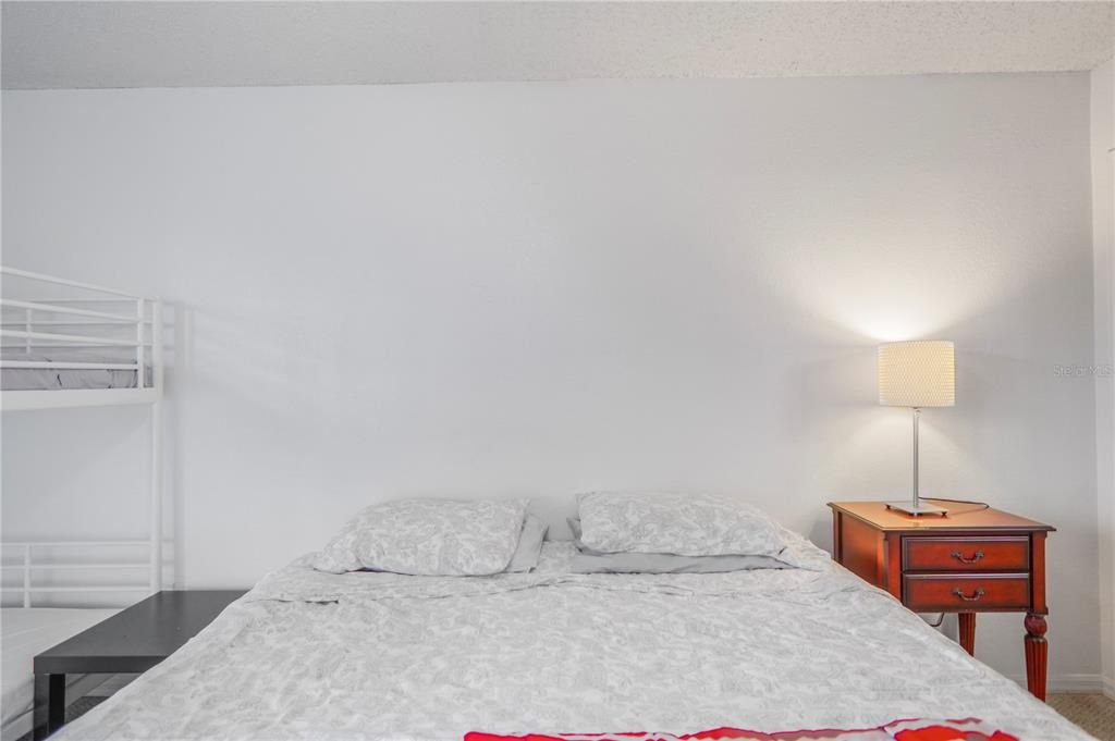 Activo con contrato: $185,000 (2 camas, 2 baños, 1080 Pies cuadrados)