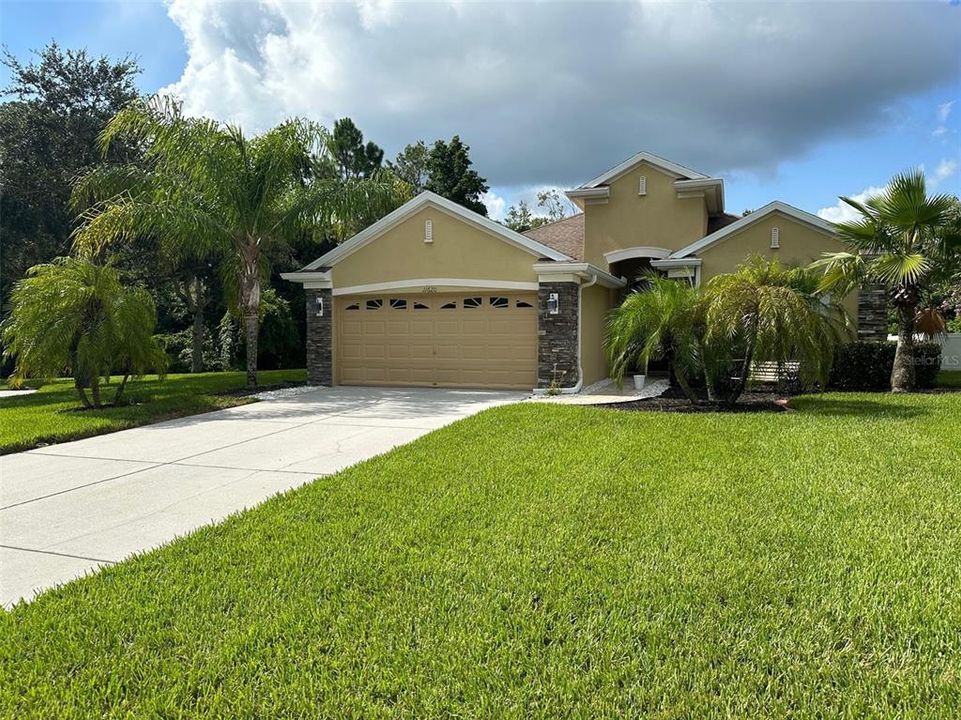 Recently Rented: $2,300 (3 beds, 2 baths, 1758 Square Feet)