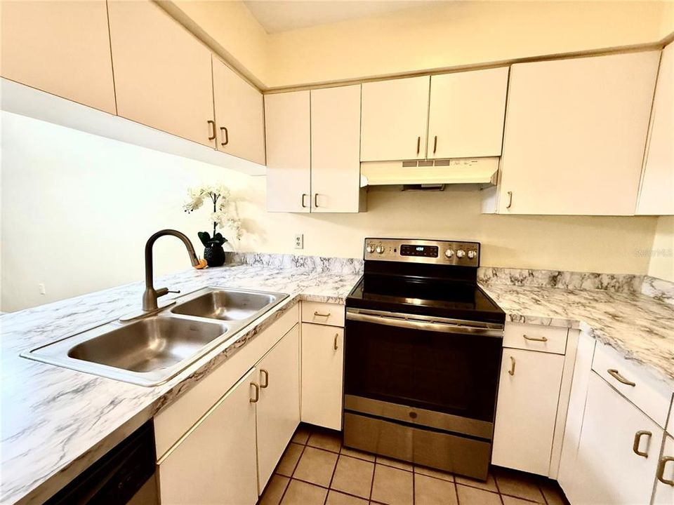 En Venta: $149,900 (2 camas, 2 baños, 1088 Pies cuadrados)