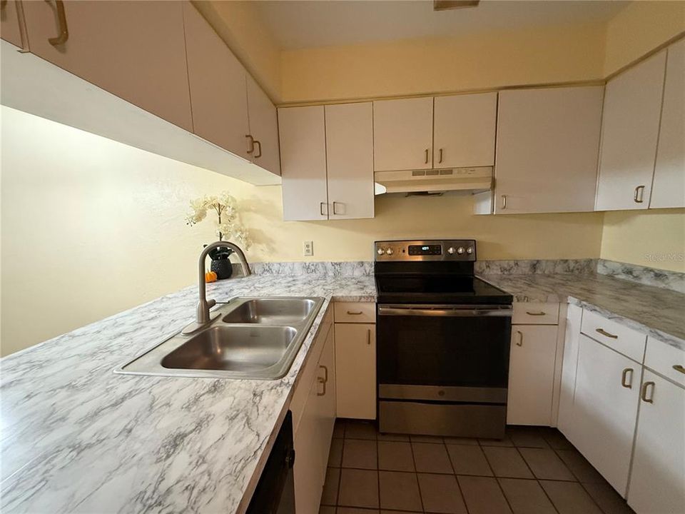 En Venta: $149,900 (2 camas, 2 baños, 1088 Pies cuadrados)