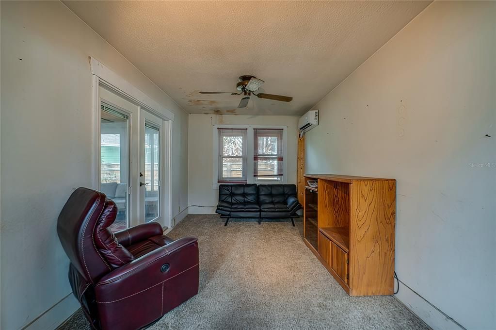 Activo con contrato: $299,900 (2 camas, 3 baños, 954 Pies cuadrados)
