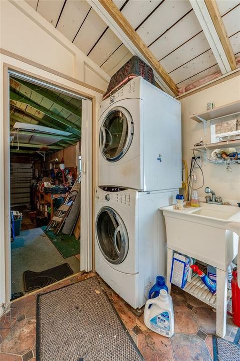 Activo con contrato: $299,900 (2 camas, 3 baños, 954 Pies cuadrados)