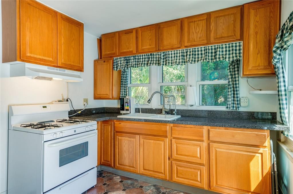 Activo con contrato: $299,900 (2 camas, 3 baños, 954 Pies cuadrados)