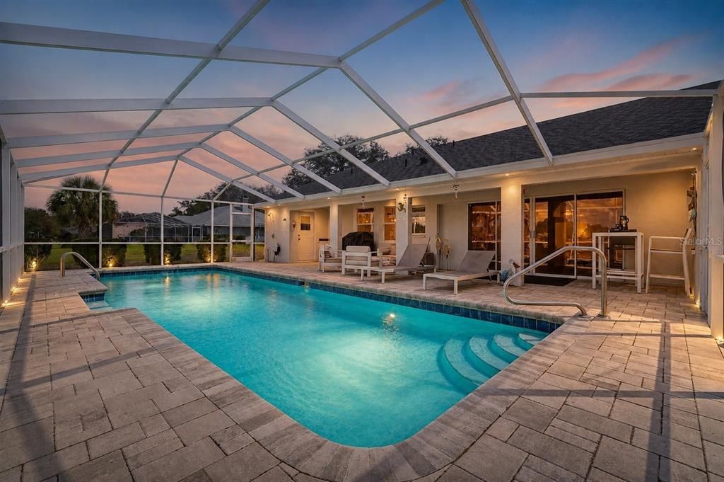 Active With Contract: $599,900 (3 beds, 3 baths, 2948 Square Feet)