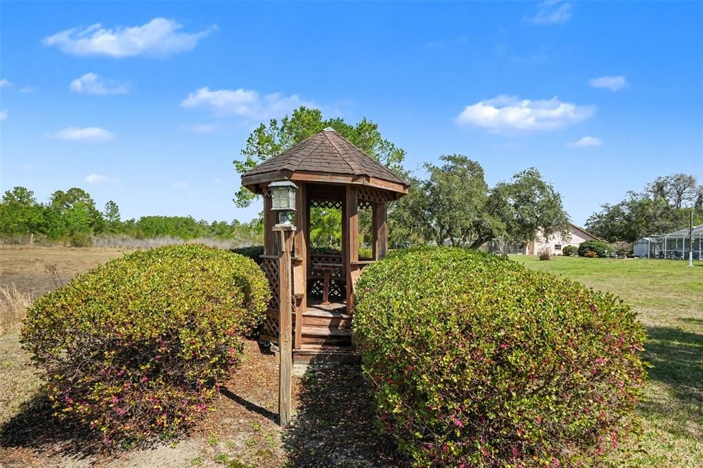 Active With Contract: $599,900 (3 beds, 3 baths, 2948 Square Feet)