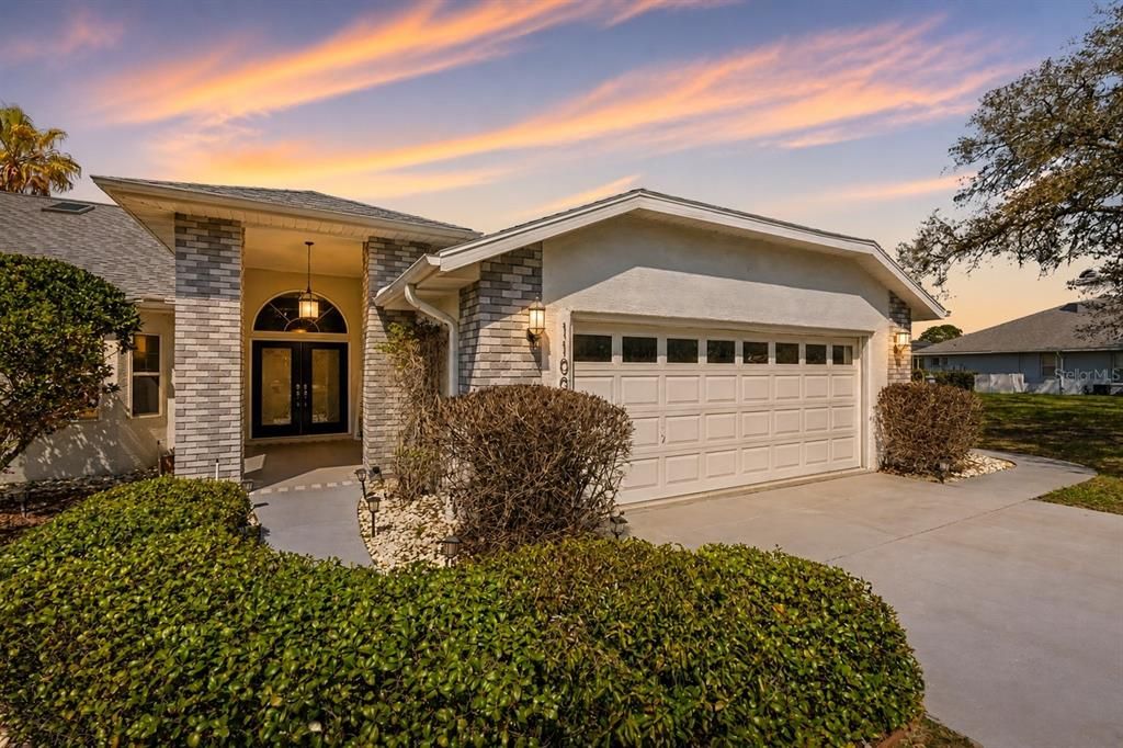 Active With Contract: $599,900 (3 beds, 3 baths, 2948 Square Feet)