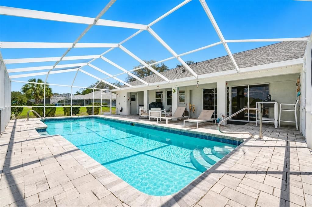 Active With Contract: $599,900 (3 beds, 3 baths, 2948 Square Feet)
