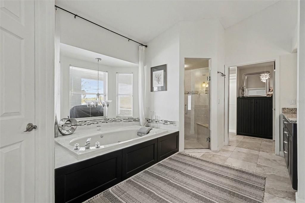 Active With Contract: $599,900 (3 beds, 3 baths, 2948 Square Feet)