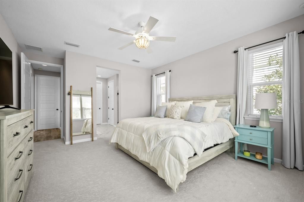 For Sale: $749,999 (4 beds, 3 baths, 2527 Square Feet)