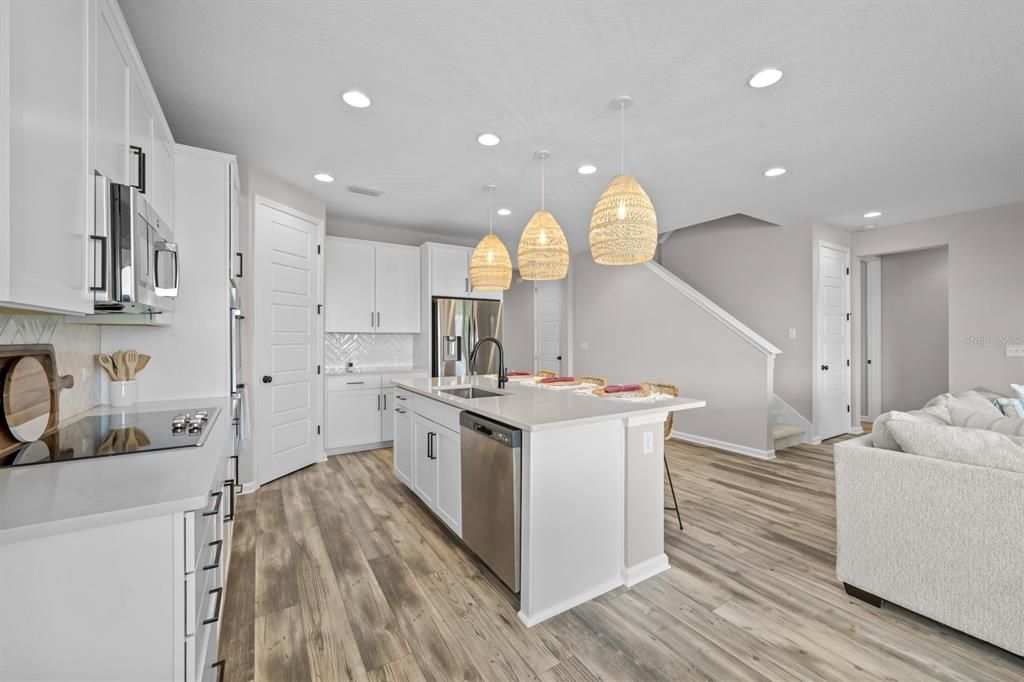 For Sale: $749,999 (4 beds, 3 baths, 2527 Square Feet)