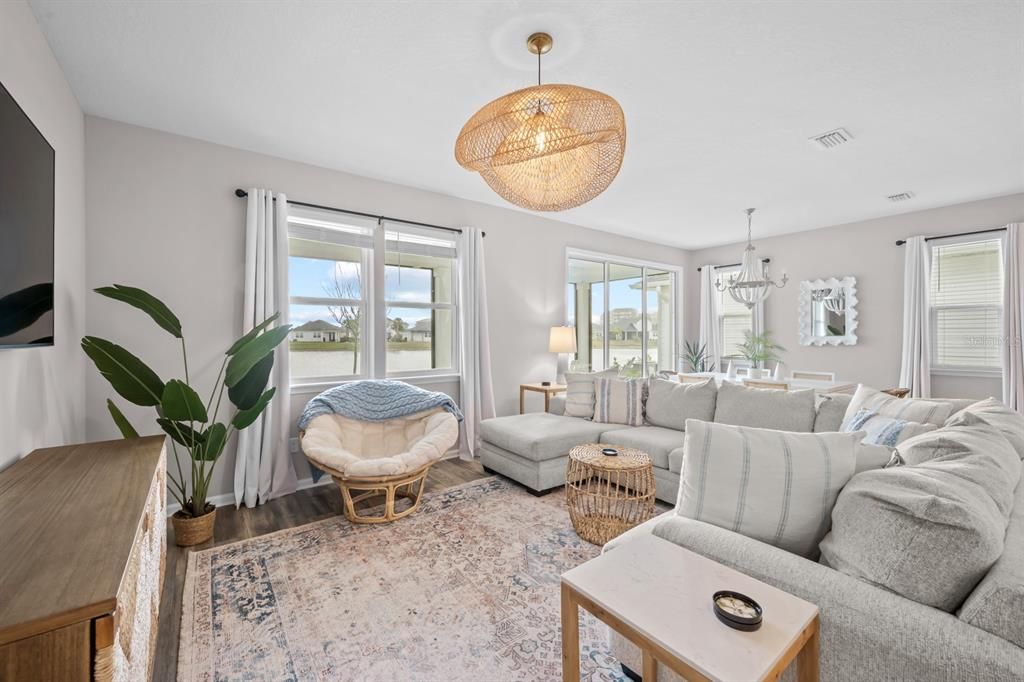For Sale: $749,999 (4 beds, 3 baths, 2527 Square Feet)