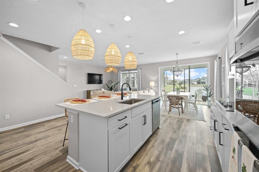 For Sale: $749,999 (4 beds, 3 baths, 2527 Square Feet)