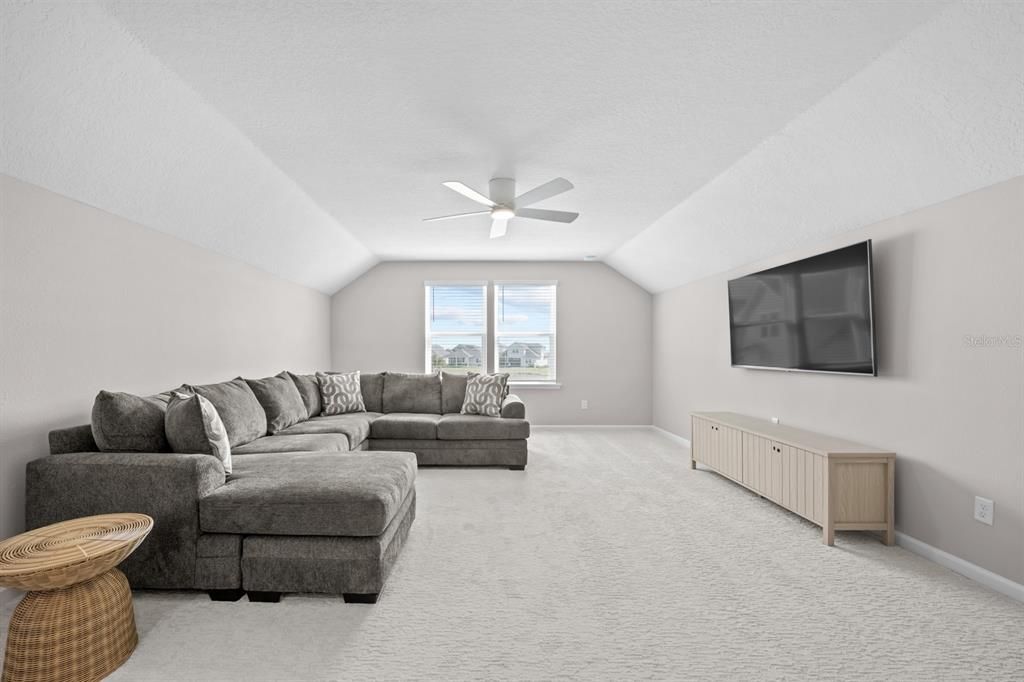 For Sale: $749,999 (4 beds, 3 baths, 2527 Square Feet)