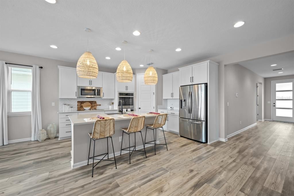 For Sale: $749,999 (4 beds, 3 baths, 2527 Square Feet)