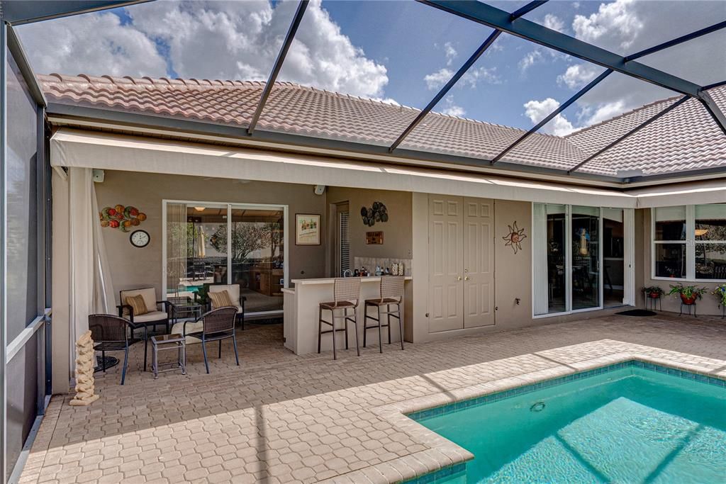 Active With Contract: $965,000 (4 beds, 3 baths, 3737 Square Feet)